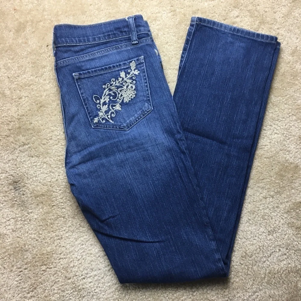 Gianni Bini Jeans with embroidered pockets Size 29 - Picture 2 of 8